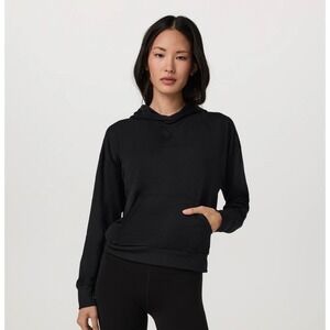 Vuori Halo Modern Pullover Hoodie Performance Black Athleisure Hiking Yoga L